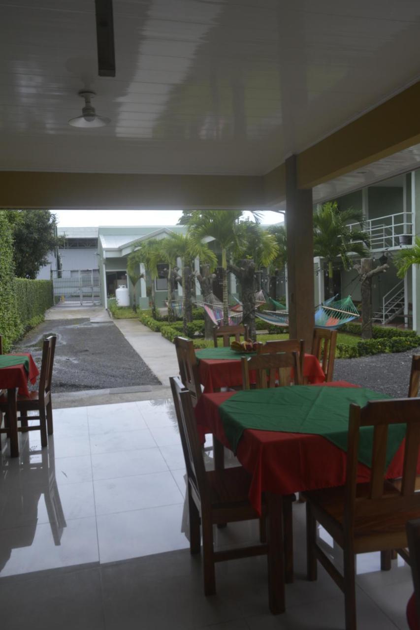 La Fortuna Backpackers Resort Eksteriør billede