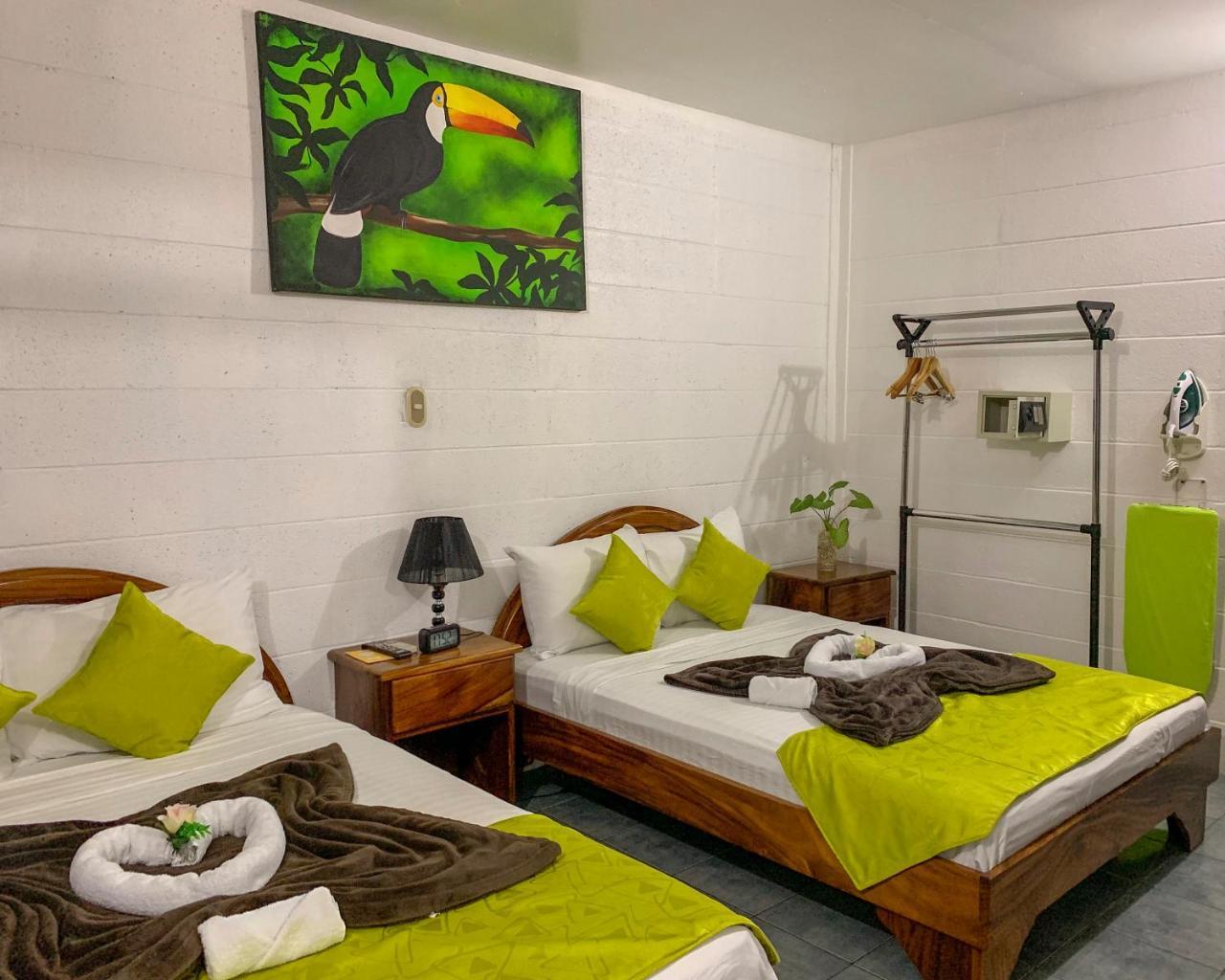 La Fortuna Backpackers Resort Eksteriør billede